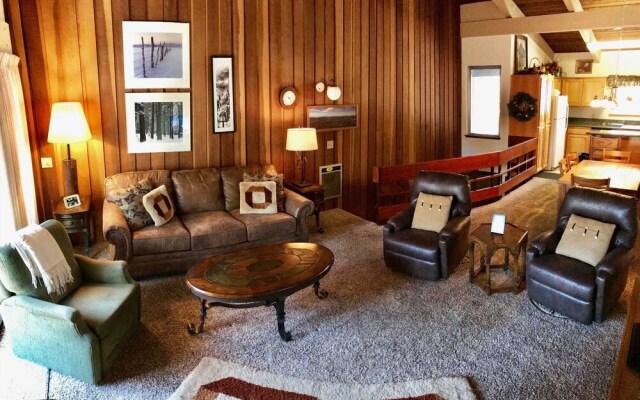 Mammoth S #223 2 Bedroom Condo