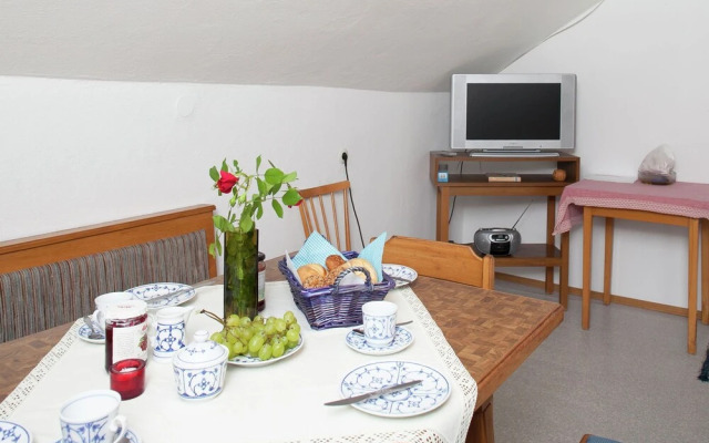 Cozy Holiday Home in Piesendorf near Ski Slope