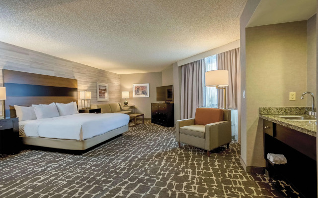 DoubleTree by Hilton Denver - Aurora