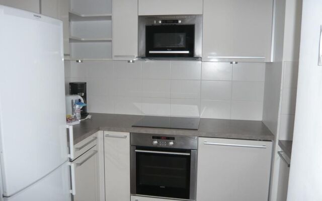 Bridgestreet Champs Elysees