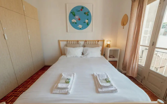 Santa Catarina Flat 2BD With Balcony by Vacationy