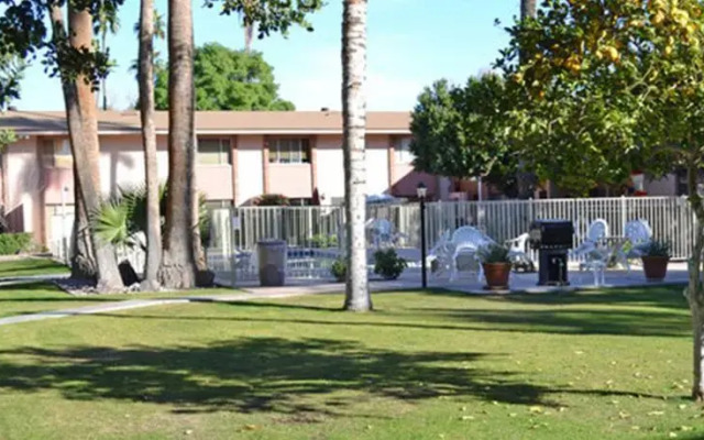 Two-Bedroom Scottsdale Townhome with Heated Pool