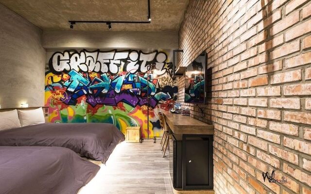Wild Hotel