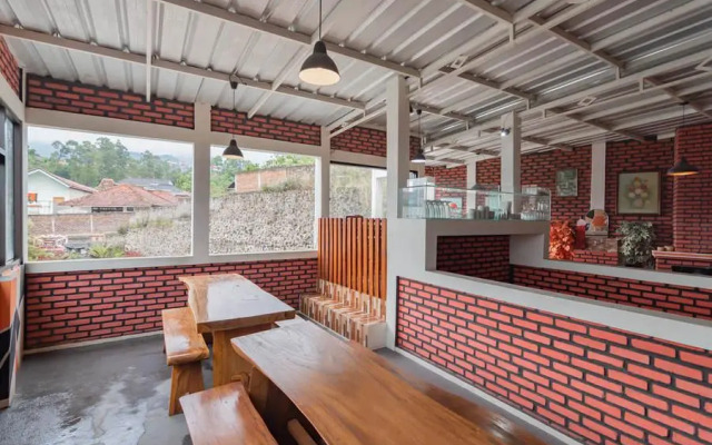 RedDoorz Syariah @ Happy Farm Ciwidey 4