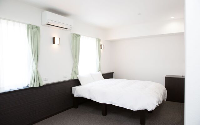 Universal Hotel Reborn