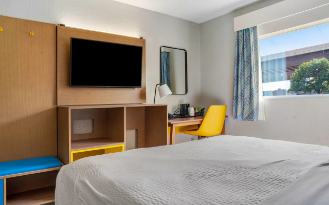 Days Inn by Wyndham Omaha/West Dodge