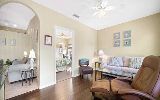 L'Pavia - Two Bedroom Condo