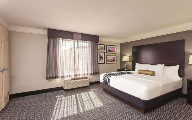 La Quinta Inn & Suites by Wyndham Santa Clarita - Valencia