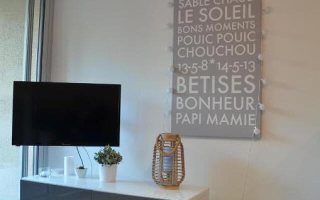 Studio Cabine avec Terrasse proche Plage C208