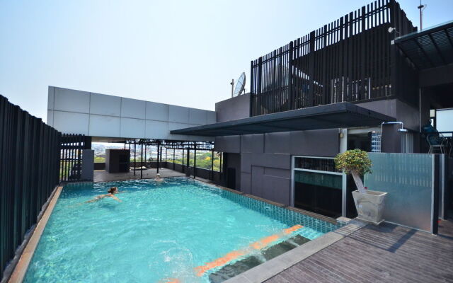 Lumpini Residence Sathorn