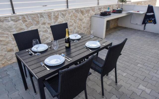 Funtastic C Apartments for 12, Private & Heated Pool