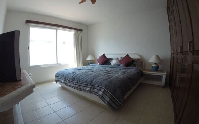 Irving Paradise 203 by CocoBR