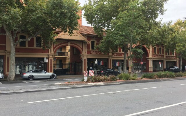 City Escape 2BD in Adelaides East End 4