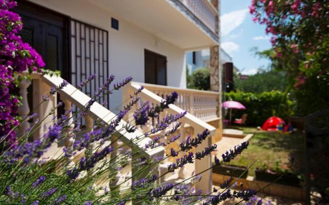 Apartments Petrčane Welcome