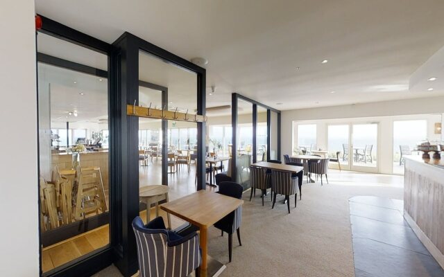 Lewinnick Lodge