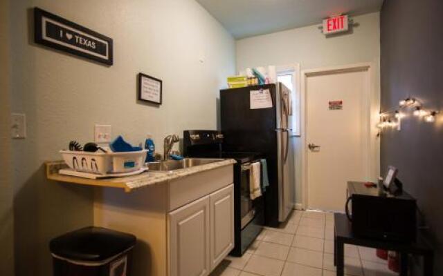 Wanderstay Houston Hostel