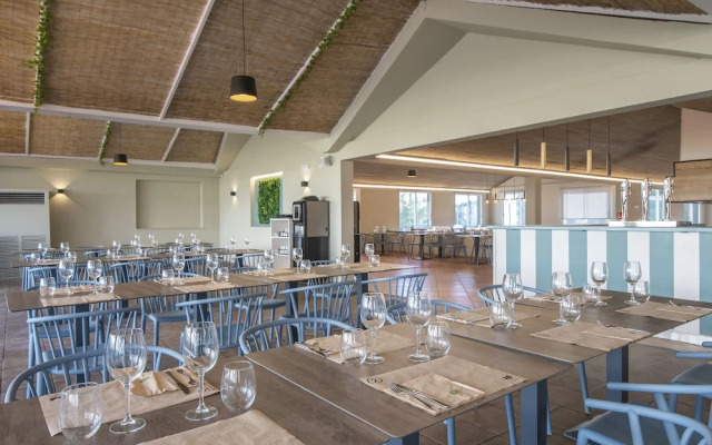 Cala En Blanes Beach Apartments