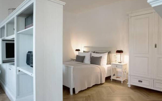 Von Deska Townhouses - The White House