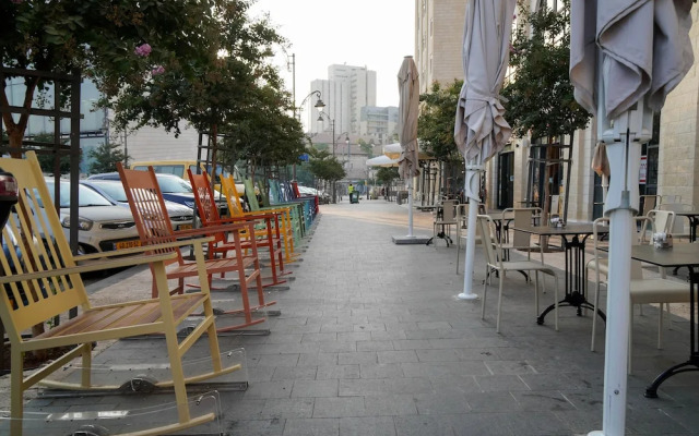 Apartique Hotel