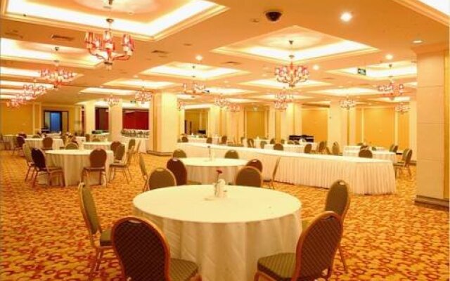 Tarshan Hotel