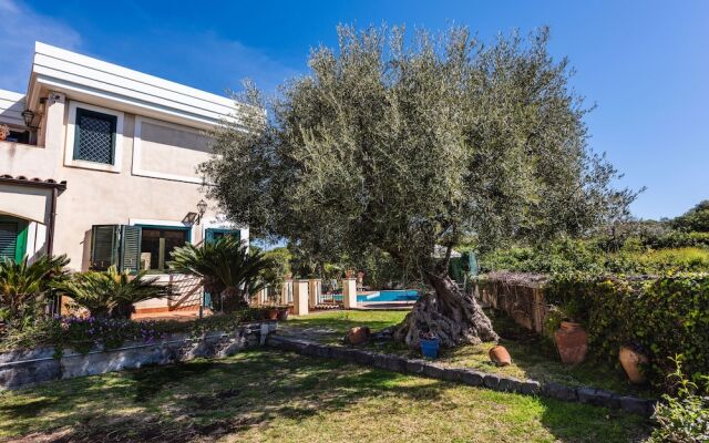 Villa Leone with Pool by Wonderful Italy