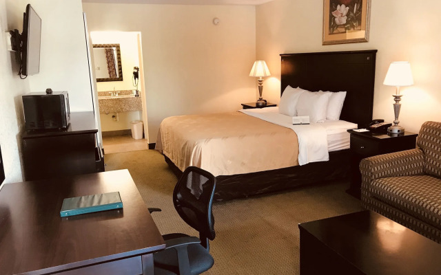 Quality Inn & Suites Conference Center Statesboro Historic District