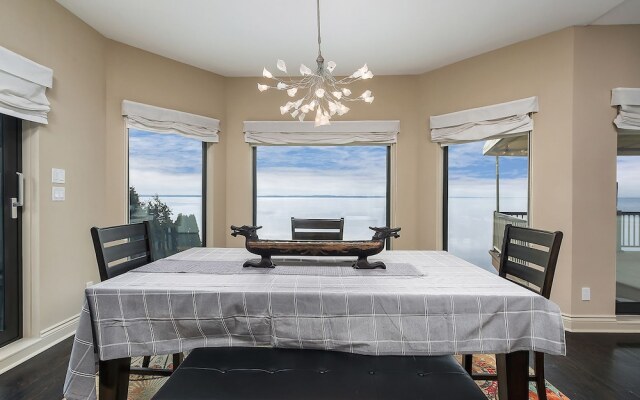 Modern Luxury Furnished, Surrounding St-Lawrence River View, Tranquil