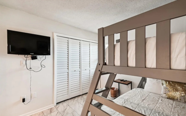 Inlet Reef 518 2 Bedroom Condo by RedAwning