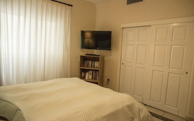 Las Olas A104 3 BR by Casago
