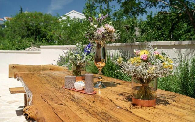 Alexandra Apartments