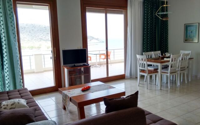 Tholos Bay Suites