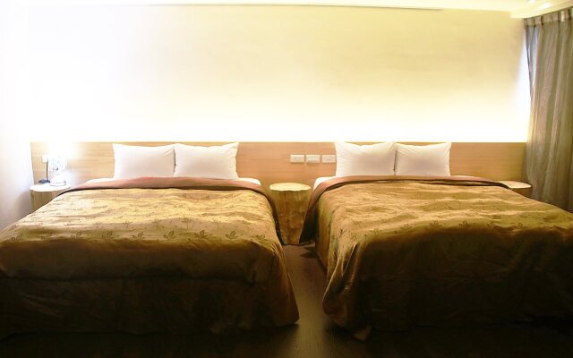 River Hotel