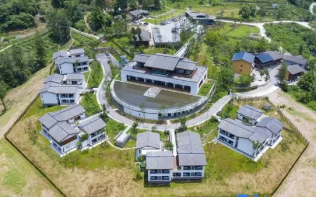 Junhui Hotel (Chongqing Shizhu the high-speed rail Store)