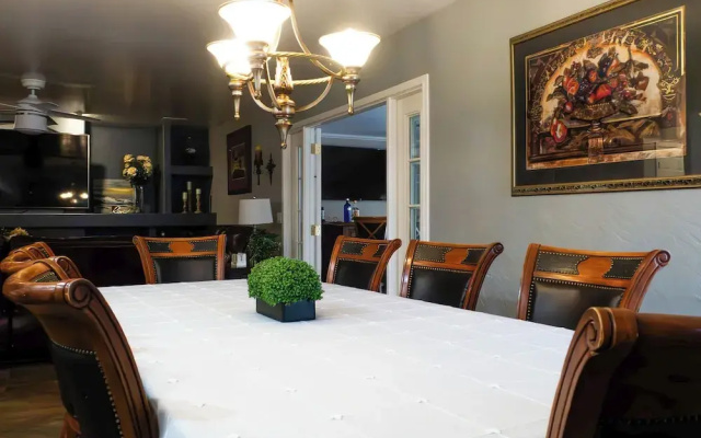 Spacious, Fully Equipped 5BR Home w/ Pool
