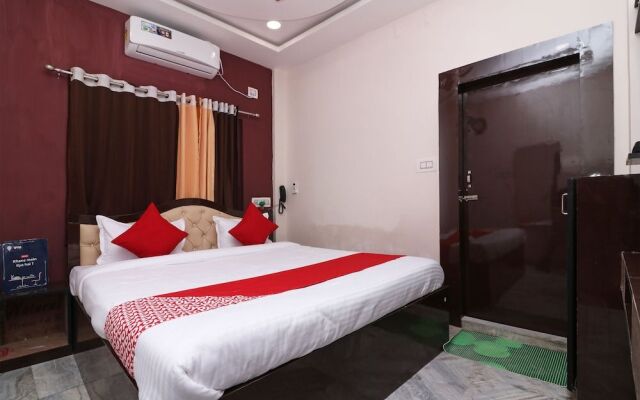 OYO 15722 Hotel Padmavati