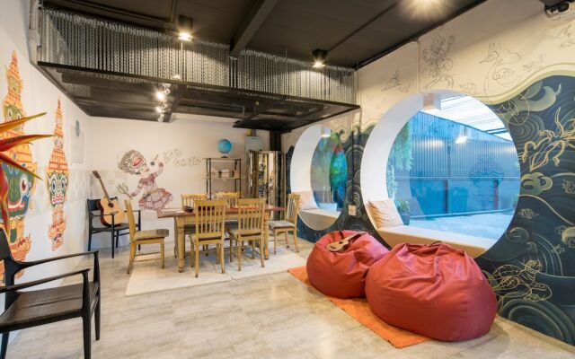 Hanuman V.I.P Hostel (SHA Extra Plus)