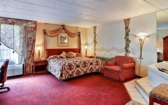 Rodeway Inn & Suites & Conference Center