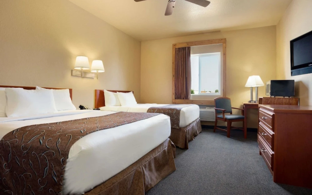 Oak Tree Inn Gillette