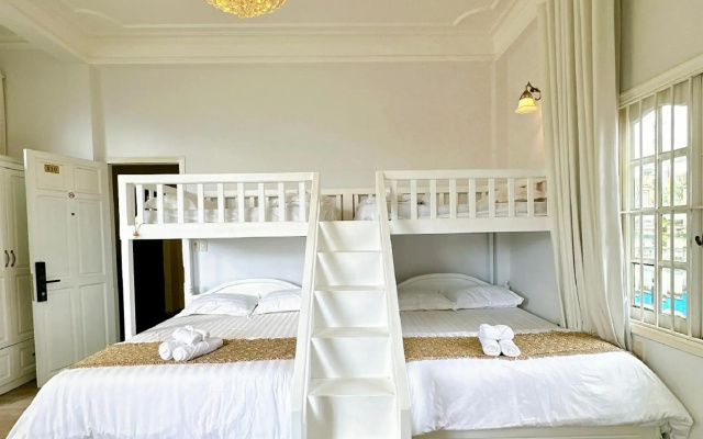 Le Petit Paris Hotel Dalat