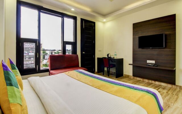 OYO 8982 Surya Residency