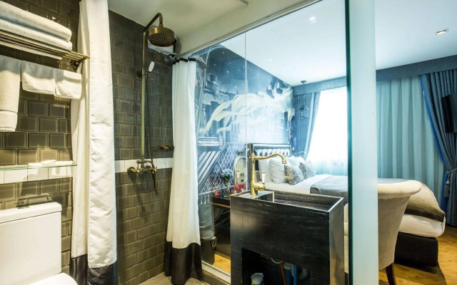 PlayHaus Thonglor Hotel