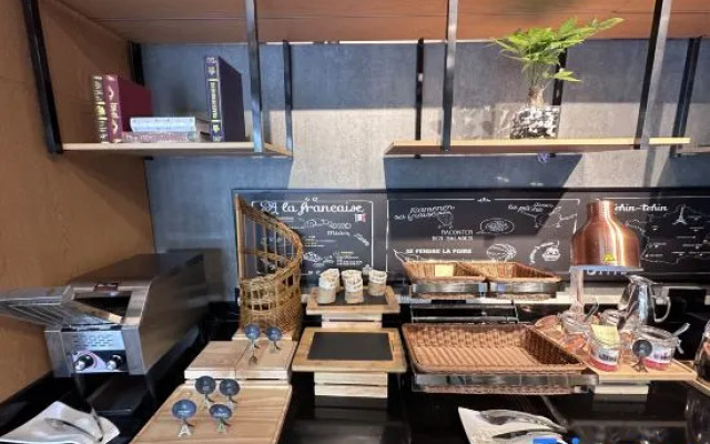 Compaq Hotel (Nanshan Lilin Subway Station Store)