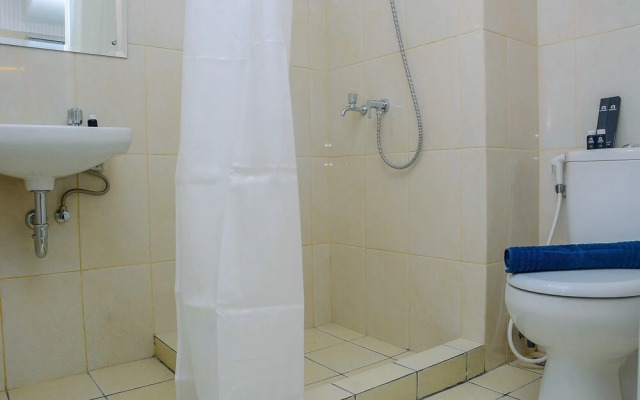 Best Studio with Pool View Springlake Summarecon Apartment