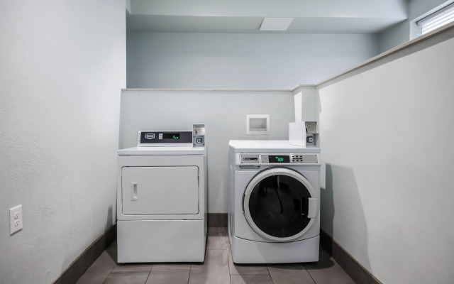 Motel 6 Franklin, OH