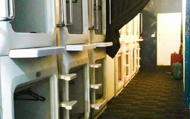 UFO Capsule Hotel