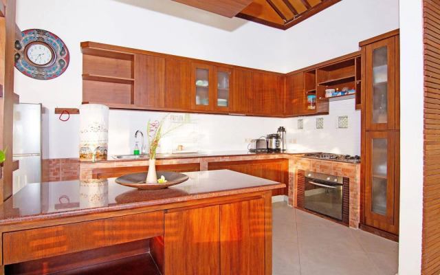 ZEN Premium Lovina Damai Hill Side