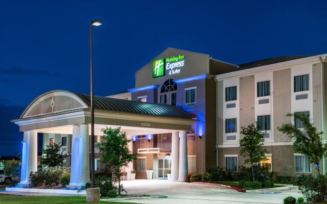 Holiday Inn Express & Suites Cotulla, an IHG Hotel