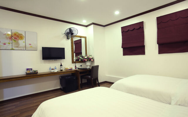 West Lake Home Hotel & Spa