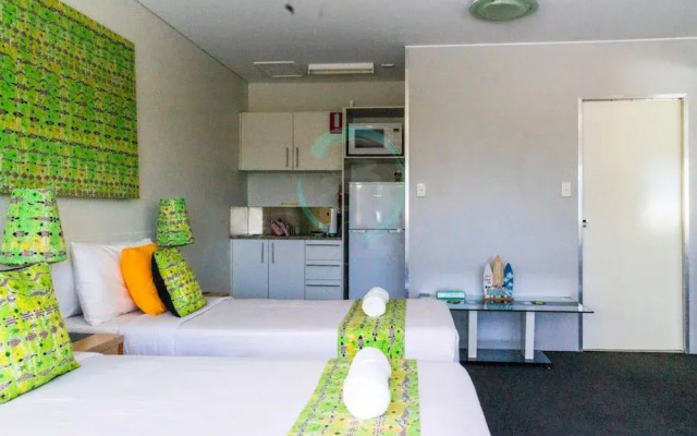 Zenhouse Retreat 5BR Homey Haven Pool Office