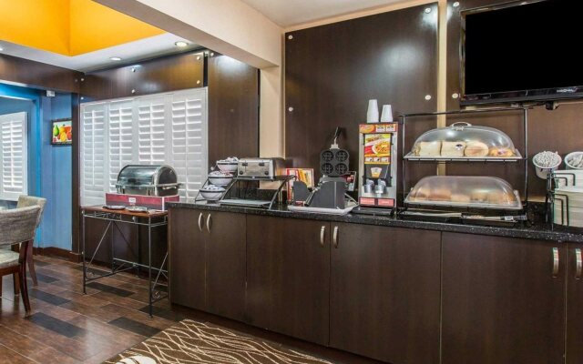 Hotel Hwood